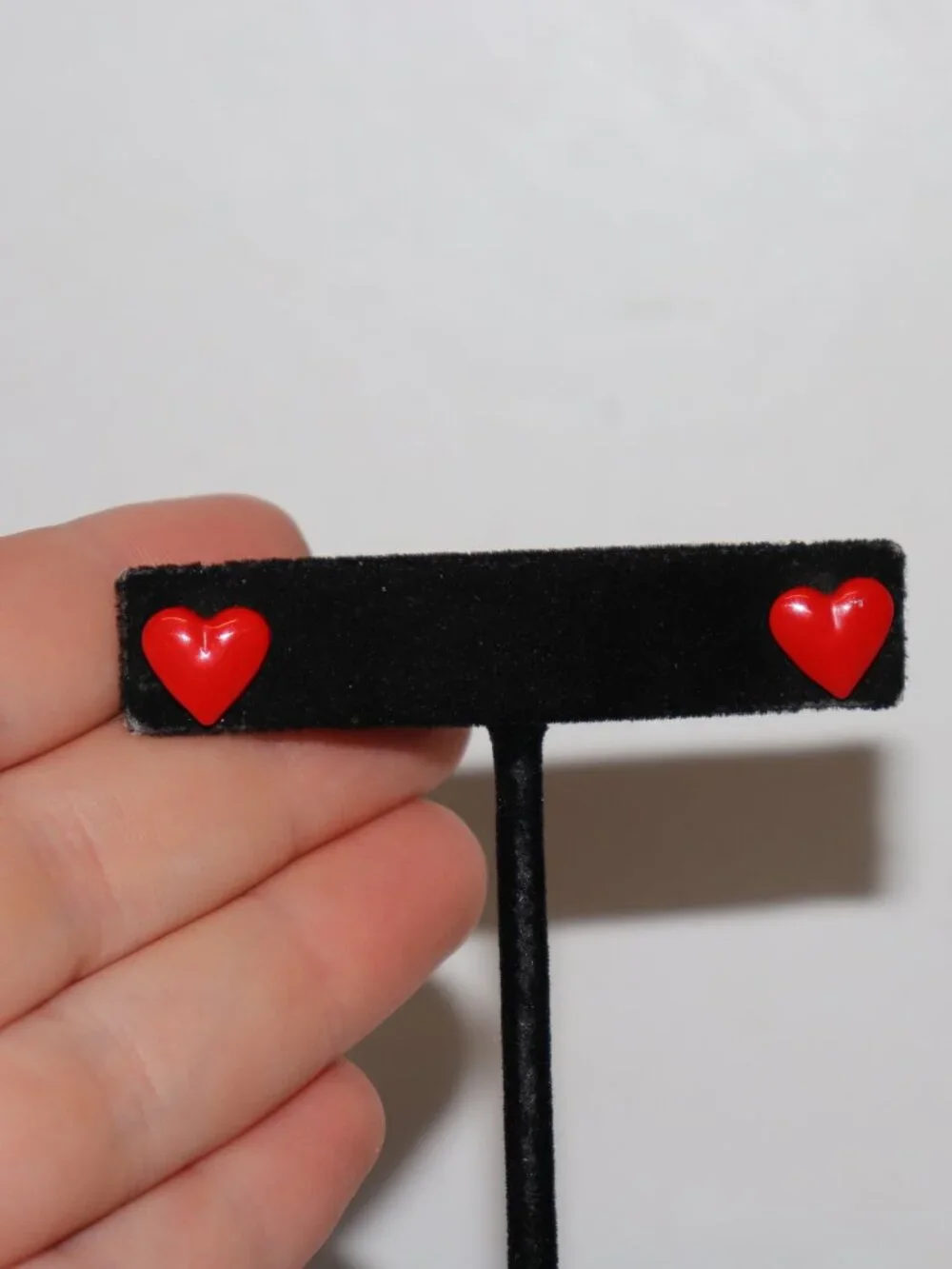✨ Vintage Red Heart Post Earrings • 3/8” • Pierced ✨